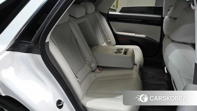 Hyundai Grandeur Hybrid (GN7) 2023 Белый из Кореи, фото 2