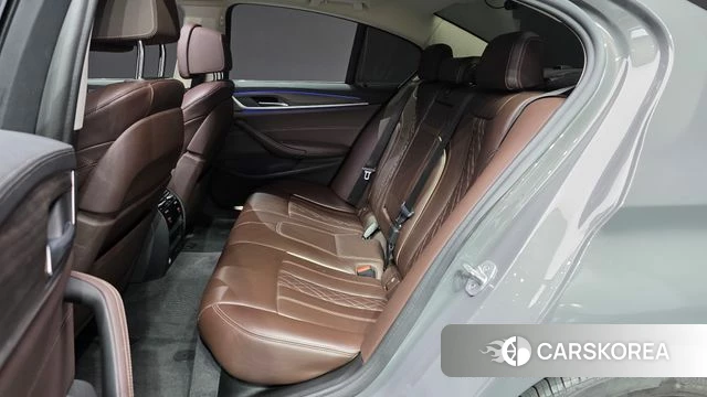 BMW 5 Series (G30) 2020 Серый из Кореи, фото 2