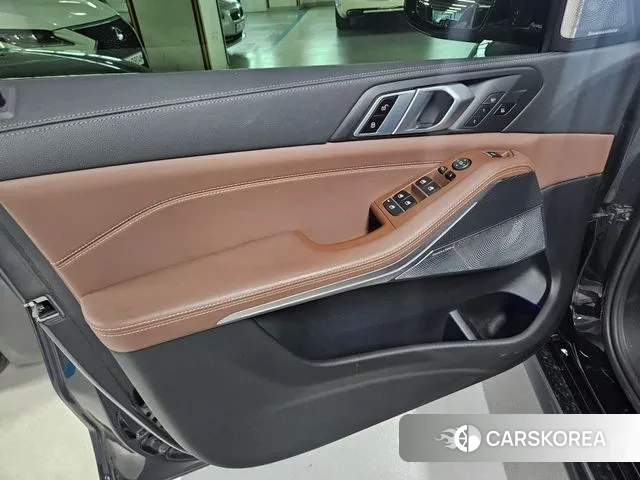 BMW X5 (G05) 2021 Черный из Кореи, фото 2