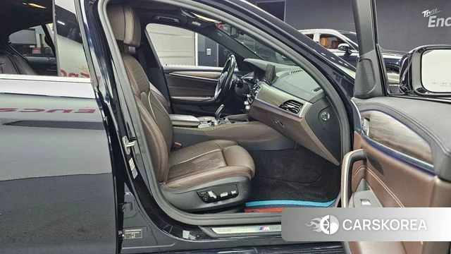 BMW 5 Series (G30) 2019 Черный из Кореи, фото 2