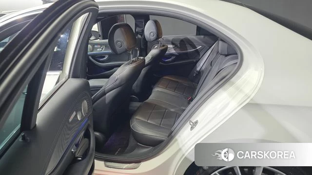 Mercedes-Benz E-Class W213 2022 Белый из Кореи, фото 2