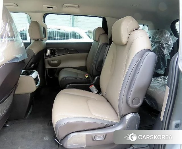Kia The New Carnival 4th Generation 2024 Серебристо-серый из Кореи, фото 2
