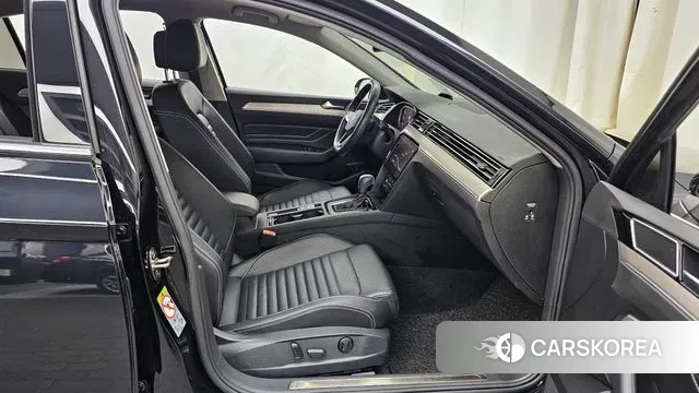 Volkswagen Passat GT (B8) 2021 Черный из Кореи, фото 2