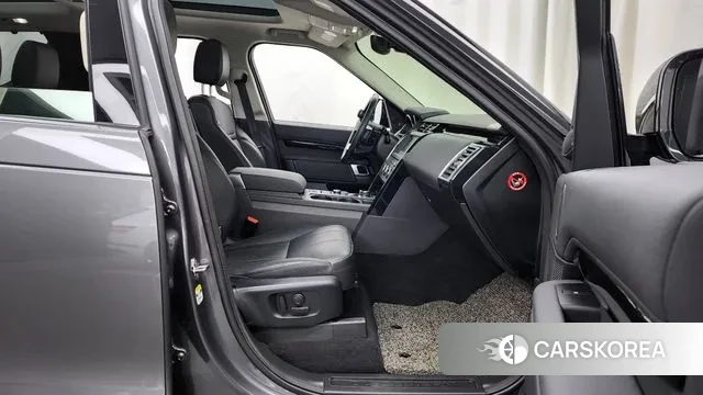 Land Rover Discovery 5 2019 Серебристо-серый из Кореи, фото 2