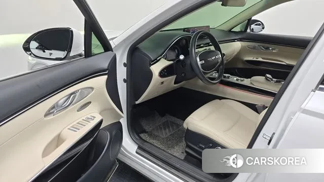 Genesis GV70 2021 Белый из Кореи, фото 2