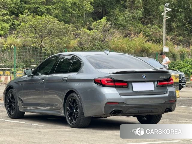 BMW 5 series (imported) 2022 Темно-серый из Китая, фото 2