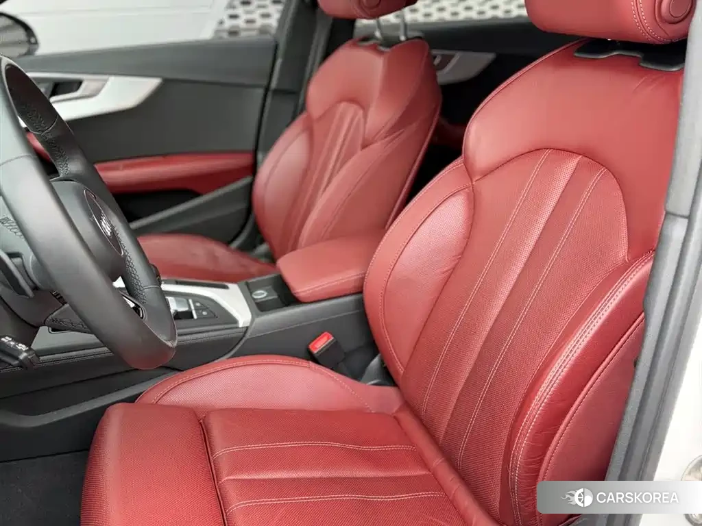 Audi A4L 2023 Silver/gray из Китая, фото 2