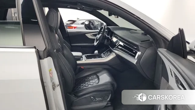 Audi Q8 (4M) 2021 Белый из Кореи, фото 2