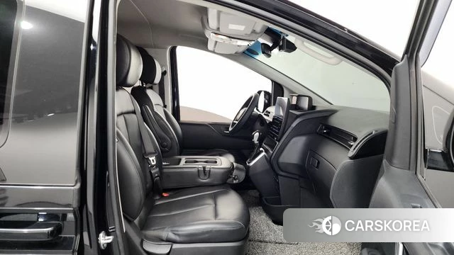 Hyundai Staria 2021 Черный из Кореи, фото 2