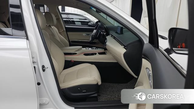 Genesis GV70 2021 Белый из Кореи, фото 2