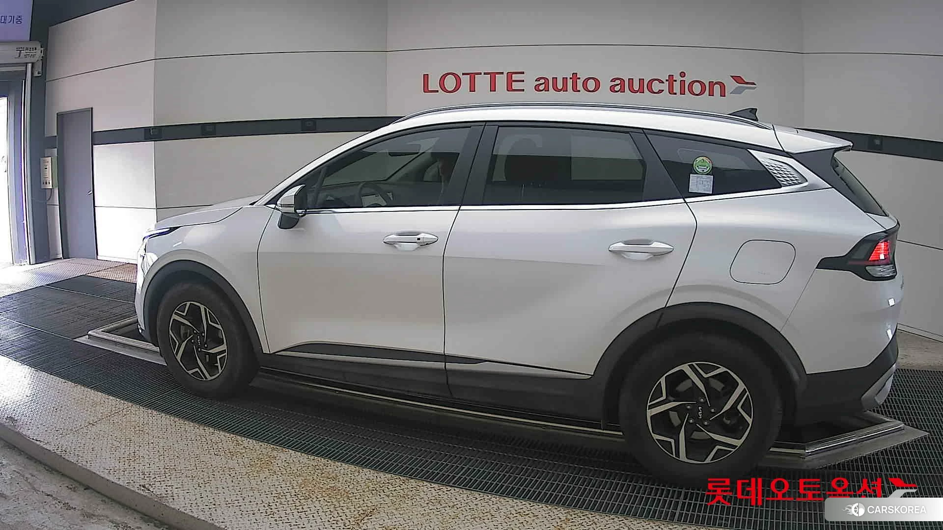 Kia Sportage 2022 Snow White Pearl (optional) из Кореи, фото 2