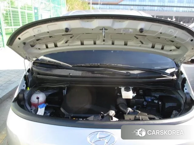 Hyundai Staria 2022 Серебристо-серый из Кореи, фото 2