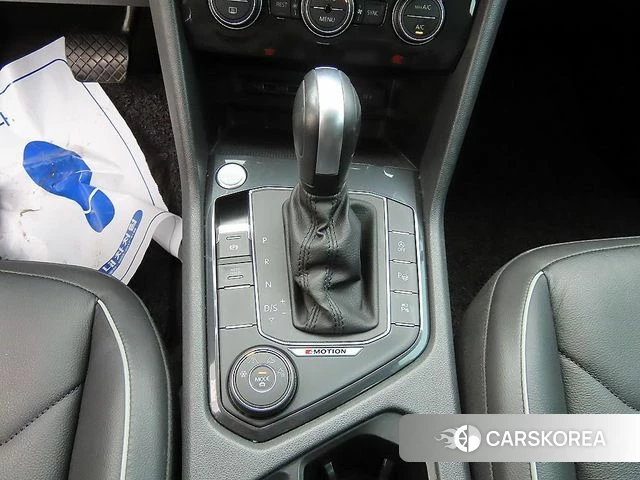 Volkswagen Tiguan second Generation 2020 Белый из Кореи, фото 2