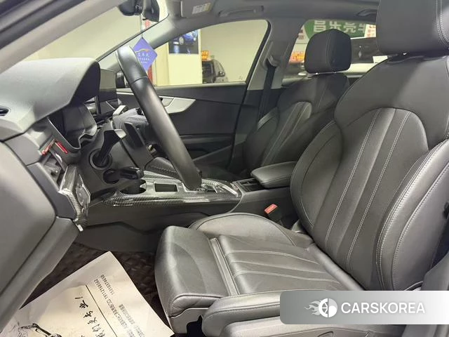 Audi A4L 2022 Серебристо-серый из Китая, фото 2
