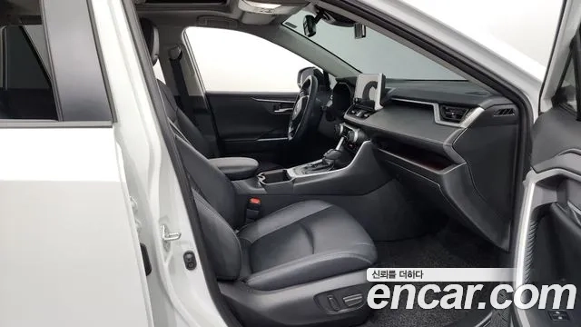 Toyota RAV4 5th Generation 2023 Белый из Кореи, фото 2