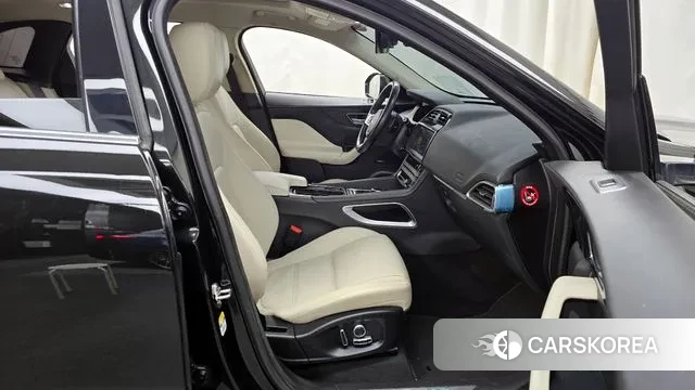 Jaguar F-PACE 2020 Черный из Кореи, фото 2