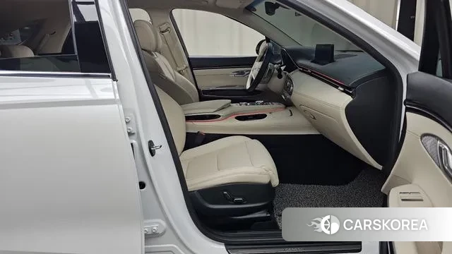 Genesis GV70 2021 Белый из Кореи, фото 2