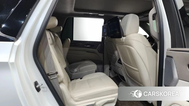 Cadillac Escalade 5th Generation 2022 Белый из Кореи, фото 2