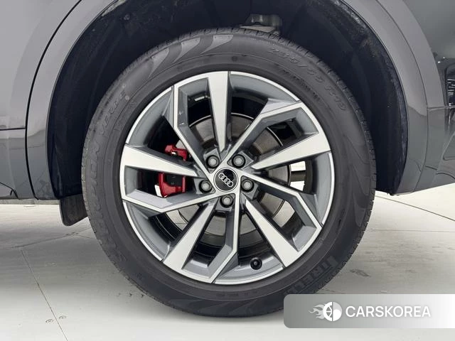 Audi Q5L 2025 Черный из Китая, фото 2