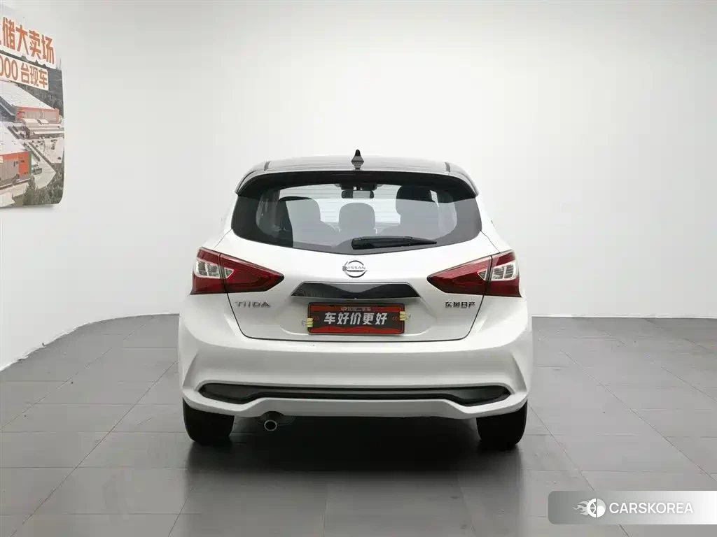 Nissan Tiida 2021 Белый из Китая, фото 2