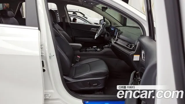 Kia Sportage 5th Generation Hybrid 2023 Белый из Кореи, фото 2