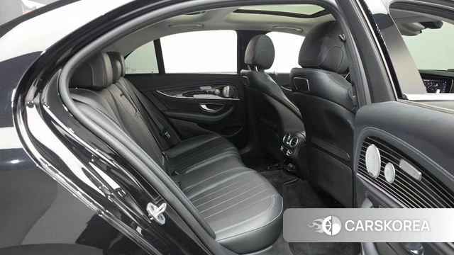 Mercedes-Benz E-Class W213 2019 Черный из Кореи, фото 2