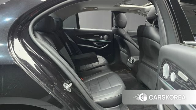 Mercedes-Benz E-Class W213 2019 Черный из Кореи, фото 2