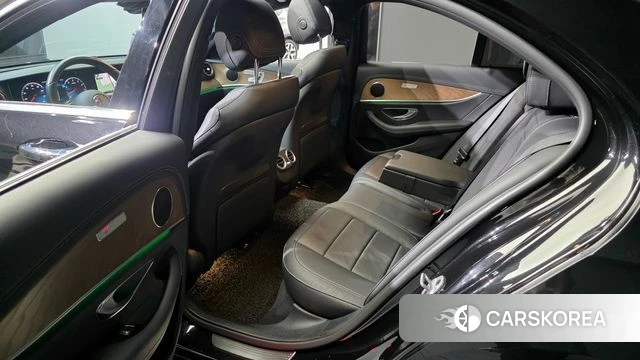 Mercedes-Benz E-Class W213 2021 Черный из Кореи, фото 2