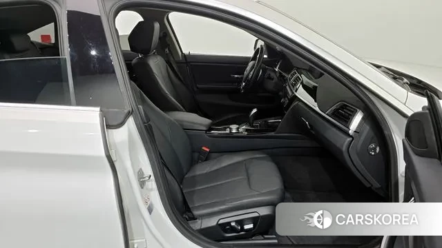 BMW 4 Series (F32) 2019 Белый из Кореи, фото 2