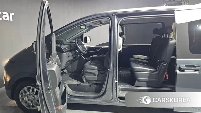 Hyundai Staria 2021 Черный из Кореи, фото 2