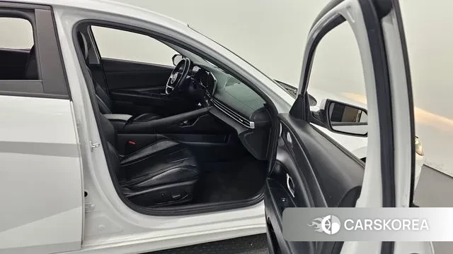 Hyundai Avante (CN7) 2022 Белый из Кореи, фото 2