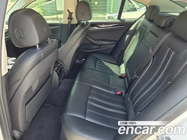 BMW 5 Series (G30) 2018 Белый из Кореи, фото 2