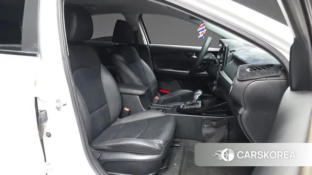 Kia The New K3 2nd generation 2021 Белый из Кореи, фото 2