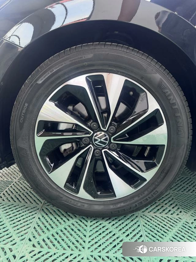 Volkswagen Passat 2023 Черный из Китая, фото 2