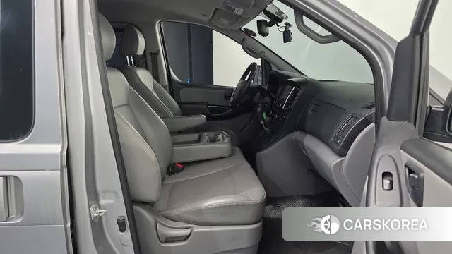 Hyundai The New Grand Starex 2018 Серебристо-серый из Кореи, фото 2