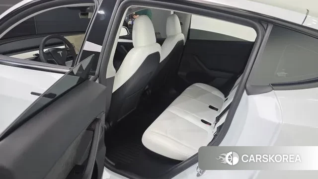 Tesla Model Y 2024 Белый из Кореи, фото 2