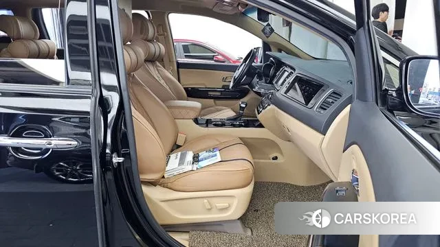 Kia The New Carnival 2019 Черный из Кореи, фото 2