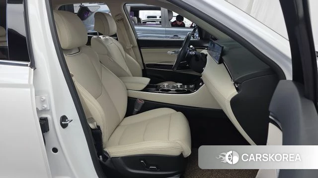 Genesis GV70 2024 Белый из Кореи, фото 2