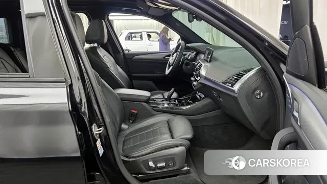 BMW X3 (G01) 2021 Черный из Кореи, фото 2