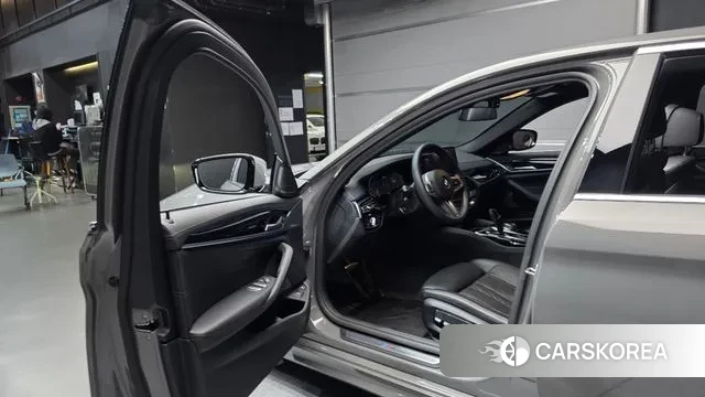 BMW 5 Series (G30) 2021 Серый из Кореи, фото 2