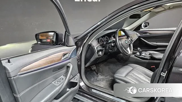 BMW 5 Series (G30) 2019 Серый из Кореи, фото 2