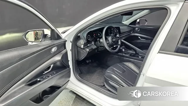 Hyundai The New Avante (CN7) 2024 Белый из Кореи, фото 2