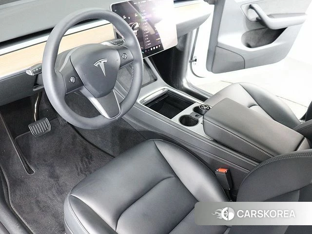 Tesla Model Y 2023 Белый из Кореи, фото 2