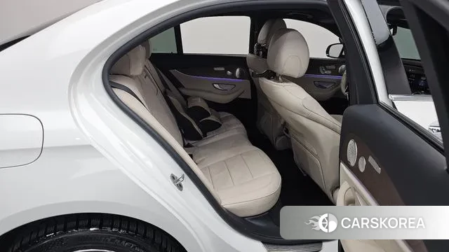 Mercedes-Benz E-Class W213 2021 Белый из Кореи, фото 2