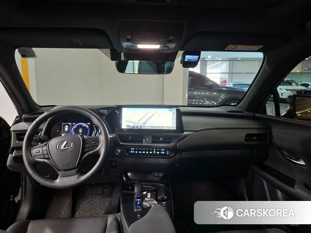 Lexus UX300h 2024 Серый из Кореи, фото 2