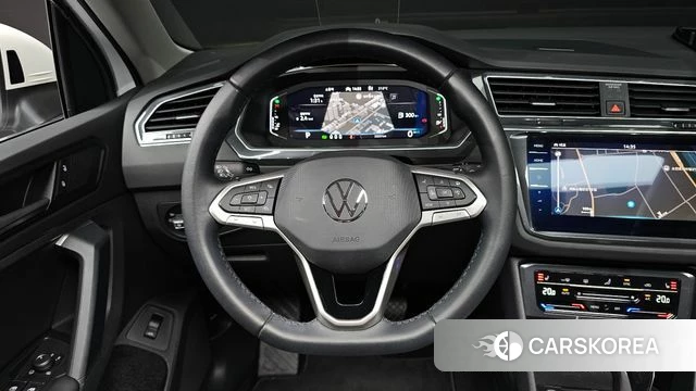 Volkswagen Tiguan second Generation 2022 Белый из Кореи, фото 2