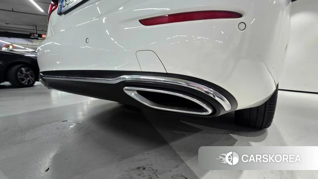 Mercedes-Benz E-Class W213 2022 Белый из Кореи, фото 2