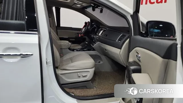 Kia The New Carnival 2018 Белый из Кореи, фото 2