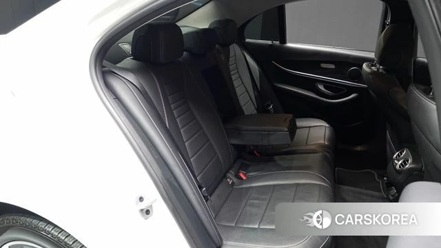 Mercedes-Benz E-Class W213 2020 Белый из Кореи, фото 2