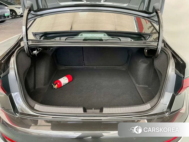 Volkswagen Sagitar 2023 Темно-серый из Китая, фото 2